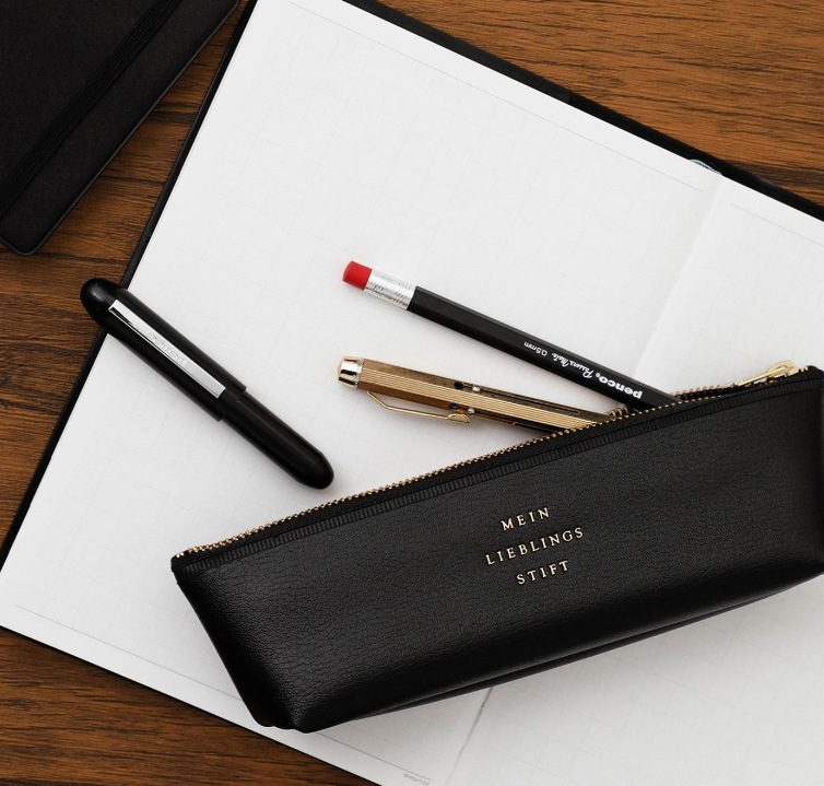 Hightide Classic Fastener Pen Case - Red